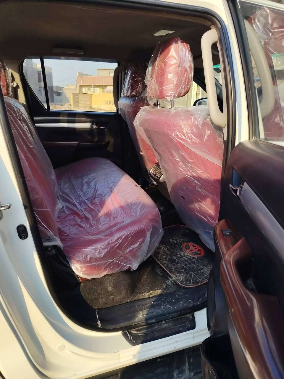 اسلام عليكم تويوتا هايلكس  للبيع موديل 2016  الاستفسار عله الرقم  ***********
