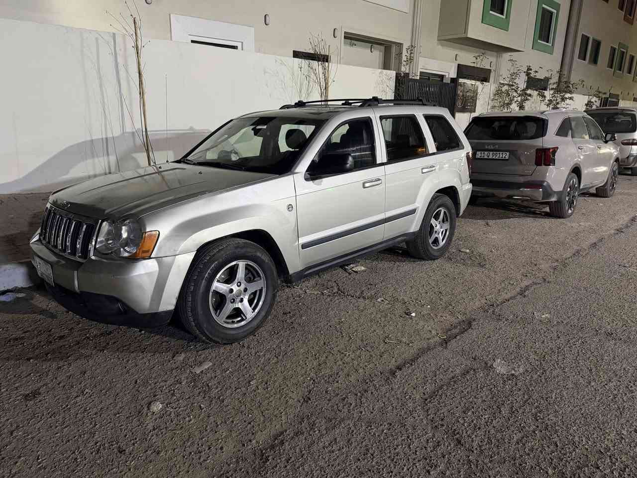 السلام عليكم للبيع
للبيع جيب شيروكي 2009
ب100ورقه رقم بغداد 
فول واحد علا واحد 
***********
***********
