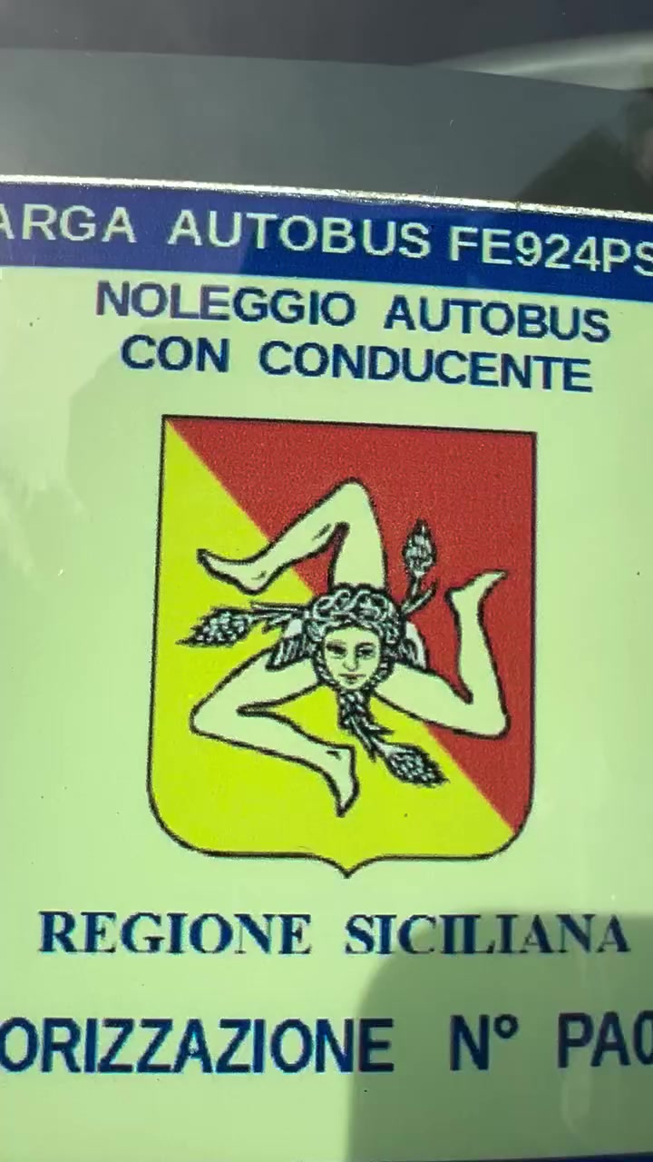 السلام عليكم
للبيع باص سيترا حجم 16 ايطالي 
57 راكب 
لاستفسار ***********
