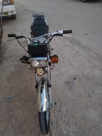 كلك كلك موديل ٢٤  نضيفه مستعجل ع بيعته ومكفوله 07805469705