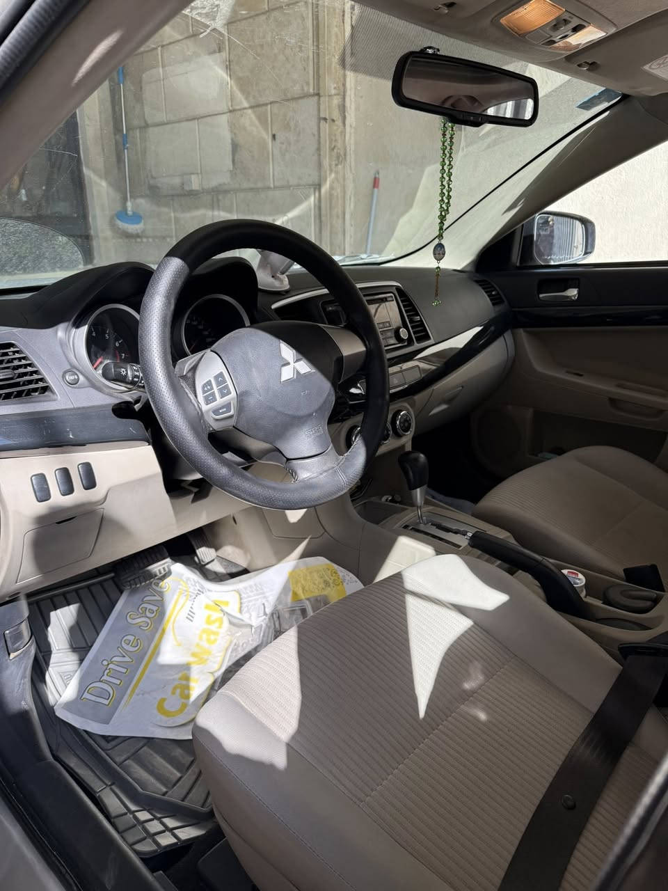 لانسر 2016  خليجي
استلام شركة الي بساحة الواثق
رقم بغداد وباسمي
ماشية 28
فتحة في السقف
ويل كب والاسبير منازل 
كير اوتماتيك
السعر 10700
الاتصااا ل ***********
