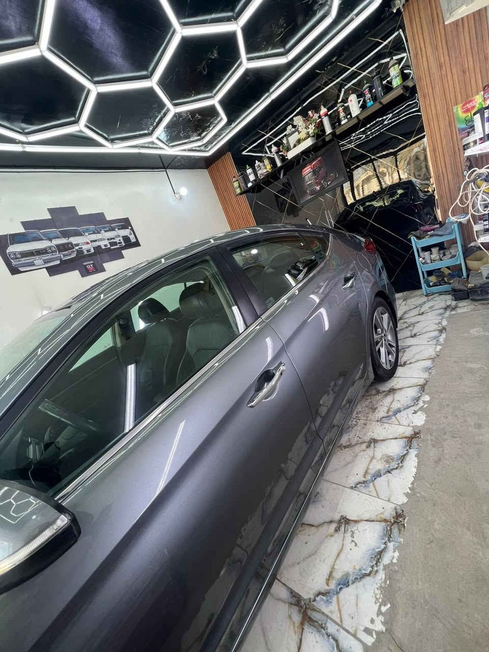 🚗 السلام عليكم النترا 2017 أمريكي فئة LIMITED فول مواصفات 🔥
📍 رقم بغداد | 📄 إنكليزي باسمّي | 🗓️ سنوية 2030
🔧 الحالة:
✔️ هزّة ما صاقطة
✔️ حادث قبق الصندوق والجاملغ الخلفي فقط بدون ايرباك
✔️ السياره كلهت ليبل واحد عدا قبق الصندوك
✔️ شواصي لغود + حوض كفالة
✔️ محرك وكير كفاله💪حداديه جديده 
✨ المواصفات:
🔑 بصمة تشغيل
🚪 بصمة أبواب
📦 بصمة جنطة
🔁 إشارات بالمرايا
❄️ تبريد ممتاز
🎹 ديكور بيانو
📡 رادارات جانبية وخلفية
🛣️ تحديد مسار
🎥 كامرة 360 (دوارة)
⚠️ نقطة عمياء
🔊 سماعات نوع Infinity
📍 حساسات (دمامات) أمامية وخلفية
📦 صندوق ذكي يفتح عند الاقتراب
🔥 تدفئة كشنات أمامية وخلفية
💡 LED لايت
🔦 زنون لايت

♥️شاشه اعطال /شاشه چبيره 
✨ إشارات ترحيبية بالأبواب
السعر 113 وبيها مجال 
***********
