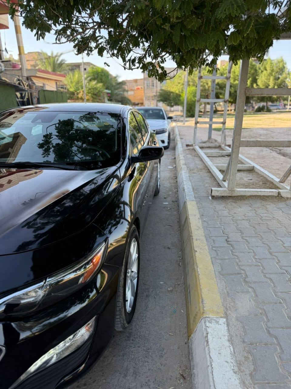 السلام عليكم 
ماليبو موديل ٢٠٢٣ 
رقم اربيل 
لون اسود
السيارة ماشية ٥٨ الف ميل
جاملغ جهة السايق وشويه بالبنيد
نظام ABS 
محرك 1500 تيربو 
مانع انزلاق TCS
مقعد السائق تحكم كهرباء
تبريد قطعتين 
مثبت سرعة 
حساسات  خلفيه
بصمة تشغيل 
بصمة ابواب 
سايد بريك دكمة
نظام فحص ضغط الإطارات 
كامرة خلفية 
تشغيل عن بعد 
شاشة 8 بوصة لمس 
شاشة تدعم اندرويد اوتو
شاشة تدعم ابل كار بلي 
للاستفسار ***********
