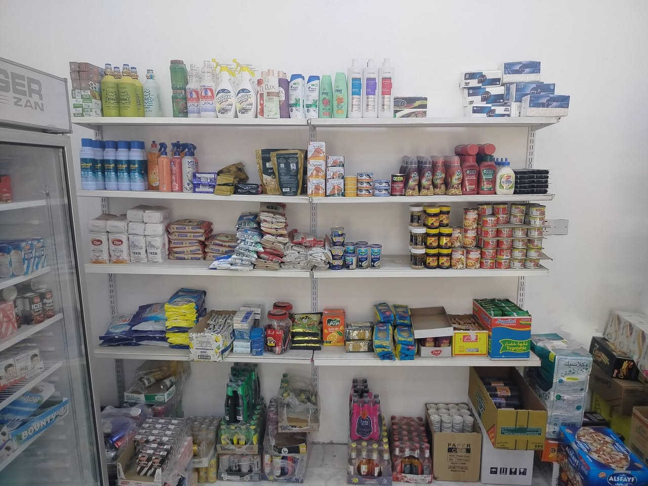 السلام عليكم غراض أسواق للبيع رفوف و عارضات 
للستفسار ***********
