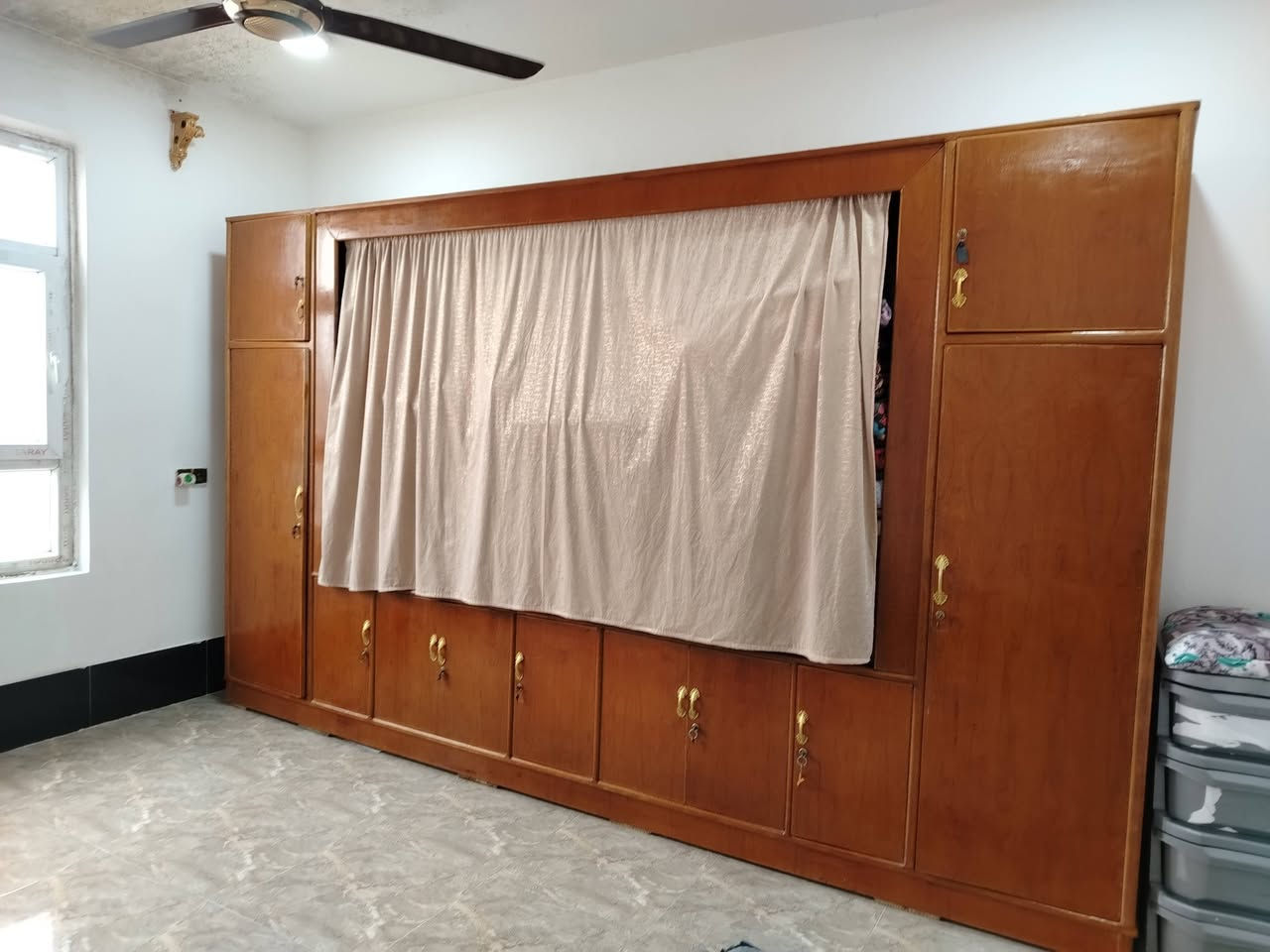 بوفيه ترهم كنتور حطاطه صاج شغل درجة أولى الوزن الثقيل نظيفة كلش السعر 500 بيها مجال بسيط مكاني تقاطع عبدالله ابن علي ***********
