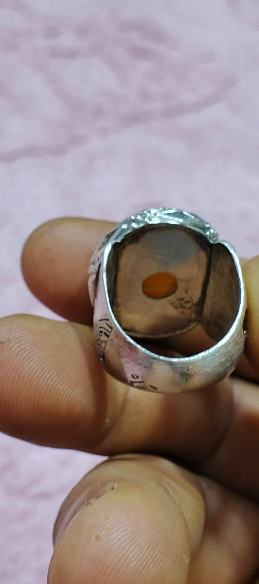 للبيع يماني للستفسار*********** الألوان بصره
