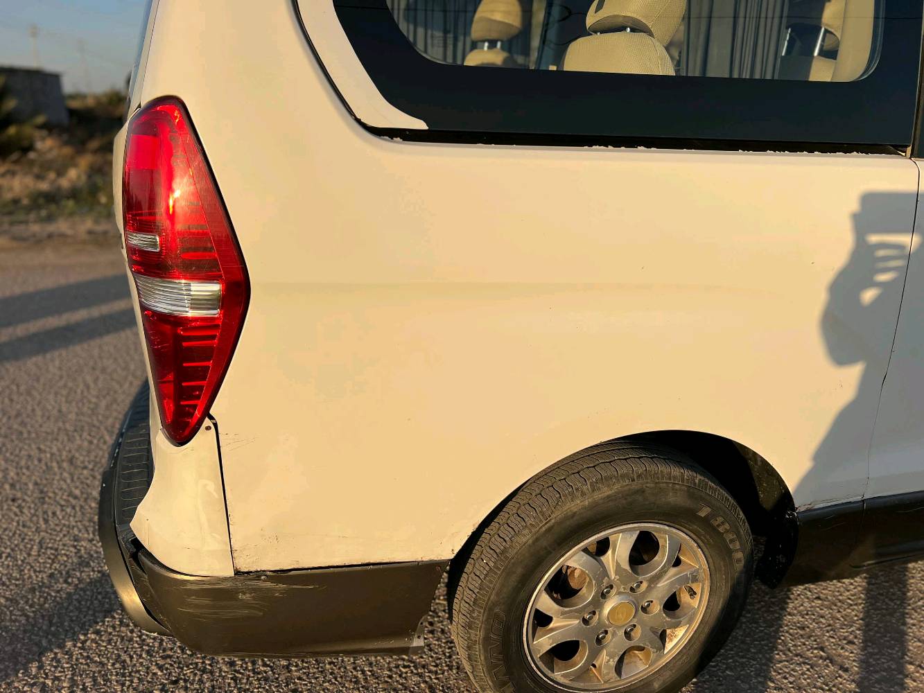 ستاركس مفتوح للبيع

مديل 2009
مبدل بنيد
سياره مكفوله من الصبغ
بيه بارد بالجاملغ الخلفي جهة العبري وجاملغ الامامي ركن شويه
سياره بسمي مصفره من الغرامات
سعر 125$  بيه مجال
رقم الهاتف ***********