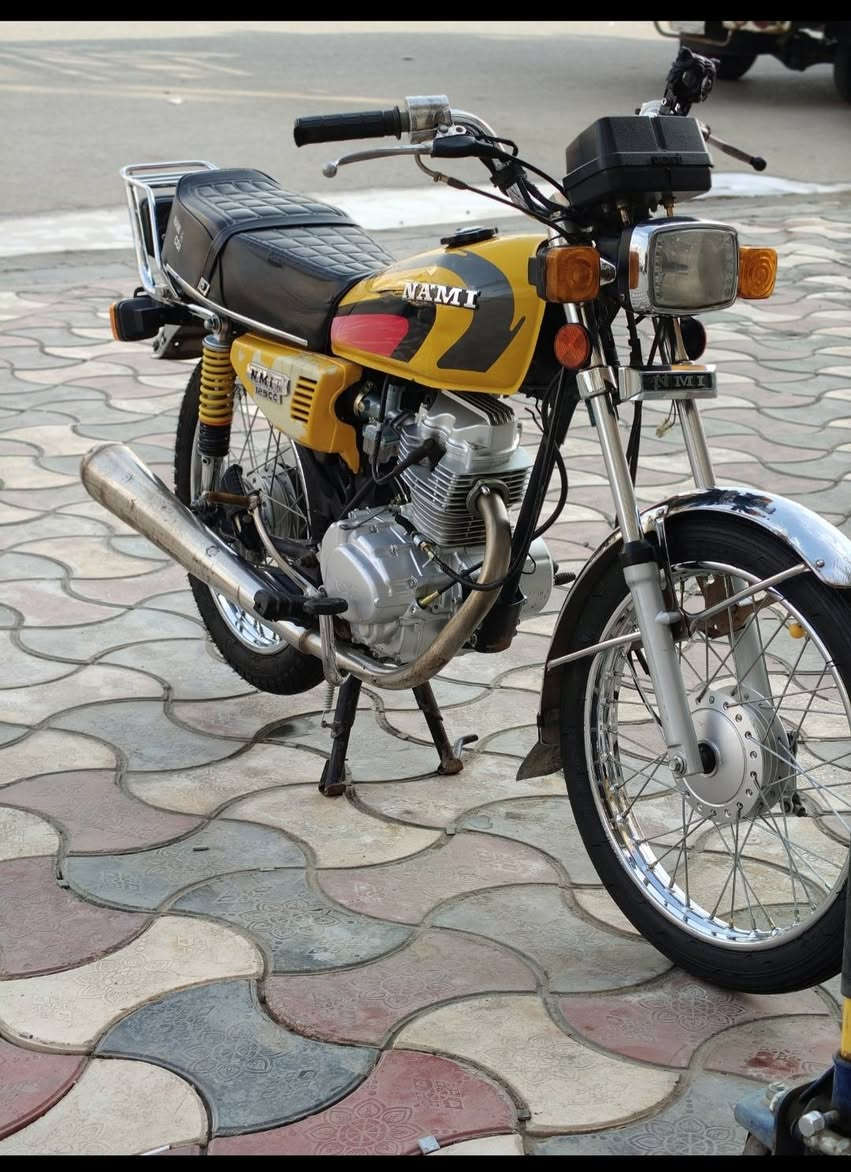 سلام عليكم  دراجات نامة اصلي
شلامجة اوراق اصولي وكيل الكرار 
مديل 23طالعة من الوكيل 2023/11 
دراجة كلهة بلاد كهربايات كلهة شغالة مانقصهة اي شي   عنواني ناصرية مركز 
رقم تلفوني ***********
بلنهار بشغل بس بليل موجود
