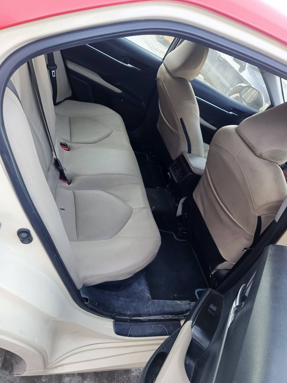 السلام عليكم كامري هابيرد 
تكسي دبي
موديل 23اصل  السيارماشيه187الف مبدل بيهة بنيد اوجاملغ بيه صبغ ٥
 سيارة كيرمحرك كفاله سيارة خير من الله موصفات سيارة بصمه
بيه ضعف بالبطارية 
 العنوان بغداد الحسينية السعر 140 رقم ***********
