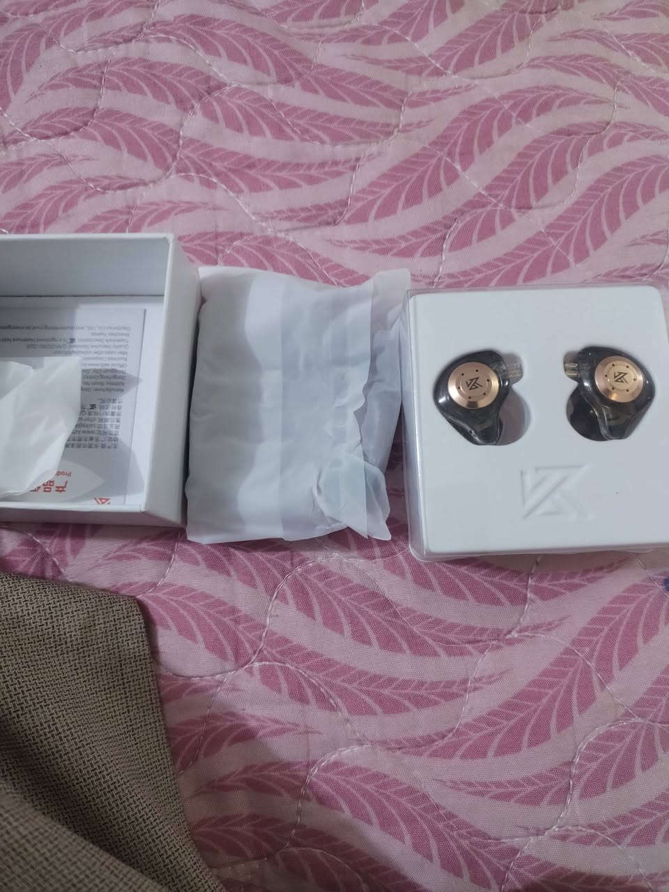 سماعات بهل لشكل 5 قطع الكل كبس شركه يعني بعدهن مسلفنات نطيني سعرك وبل عافيه عليك مع ل للعم عندي غير موديلات بعد


**إذا كنت صاحب هذا الإعلان وتريد حذفه لأي سبب، رجاءا أرسل رسالة إلى الدعم الفني**