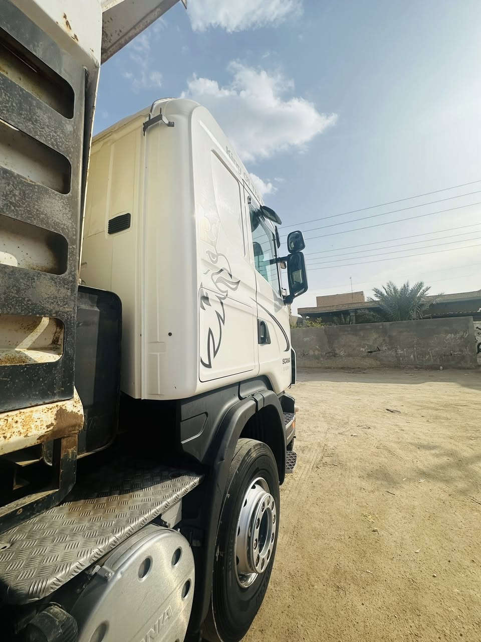 لبيع سياره قاطره مقطوره بل سنويه ما مربوطه سرائيلي مكفوله كفاله عامه مكينه 440 عكرب بلادي مجموعه٢٨ ذرعت الراس ٢٤ ذرعت المقطوره ٢٨ وزن السياره الكلي ٢٤ طن***********
