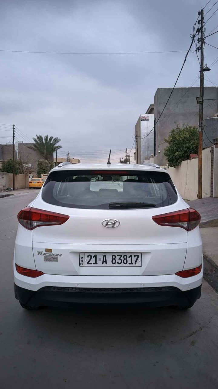 سلام عليكم 
للبيع توكسان 2016
 هزه سنويه جديد لل2031 وبطاقة بانزين
 ماشي 83 الف حقيقي
 كشن كهربائي ومثبت سرعه 
 محرك مفتوح لاصرف ولا بخار 
قطعتين صبق موضح بل سونار مع تعديل بارد بسيط اثر شخط
 سعر 165 بي مجال
سيارة جاهزه مال بيت مكان سيارة كركوك للتواصل *********** Singapore
