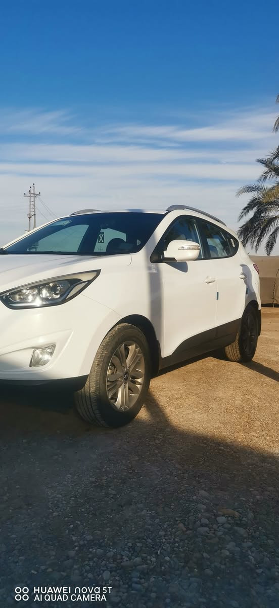 السلام عليكم ورحمة الله وبركاته
للبيع فقط توسان موديل 2014 شكل 15 بيها شبر بارد والباقي مكفوله رقم بغداد محرك  2000 ماشيه 150 حقيقي. السياره جديده مال جناي سعرها (  165) وبيها مجال قليل . مكاني بغداد المحموديه. ***********
