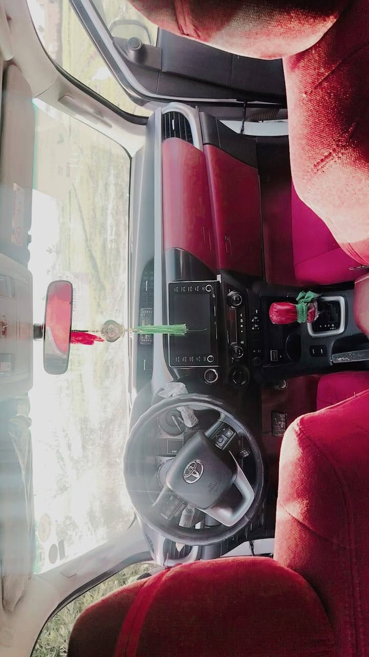 السلام عليكم هايلوكس موديل ٢٤ كفاله عامه ماشيه ٦٠ الف حقيقي رقم اربيل تحويل ثاني يوم مواصفات فول ومعروفه ماكو داعي اذكره السعر المطلوب ٣٩٥ ورقه وبيه مجال للشراي 
***********
