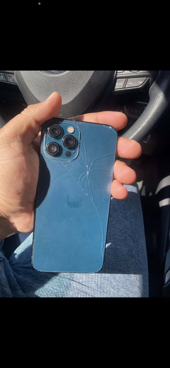 ‏سلام عليكم 12 برو ماكس للبيع فقط تلفون جديد فقط الظهر مفطور تلفون مبدل ب بطارية اصلية والباقي كله مقفول ماستر تلفون كلش نظيف مكاني بغداد البياع 
٠
*********** 
‏غير متواجد على الفيس  الذاكرة 256 بطارية 100 ￼
السعر ٣٨٠ ابي محال ￼￼
