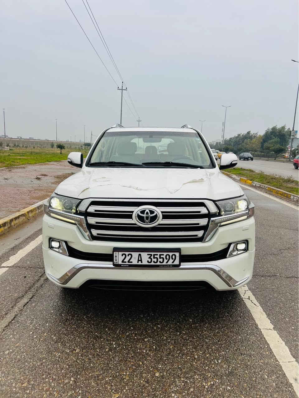 ‎لاندكروزر ٢٠١٧
‎ وايت ادشن ٦ سلندر 
‎ماشيه160
‎السياره وايت ادشن معروف
‎ مواصفاتها 
‎٨ارباك
‎٣شاشات والاماميه قلاب اصل
‎طفايه
‎سبايدر مسح وعلامه تيوتا كزاز 
‎كشنين كهرباء
‎كشنات جلد 
‎تشغيل عن بعد
‎لايت امامي اسود 
‎حساس امامي عالي و خلفي ناطق
‎دبل موس واشاير لكزز
‎بجم زنون وزراك مع تحكم بمستوى الضوء الخارجي
‎كامره خلفيه ابلادي
‎مري شفط وقلاب
ما شاء الله سيارة كلش نظيف مرتب بدون مصرف 
سياره جاهزه صدر امامي خلفي جديد مابى مصرف 
دهن كير ومكينه وفلاتر تبريد كلها جديده 
4 تايرات جديد سنويه  راقم كول جديد سنويه بسمي
بى شبر بونيت وشبر جاملغ صبغ وبدون ايرباك بدون دواخل ابشرط فحص وسونار موجود ع خاص
سعره 455واستفساراكثر خابر وتدلل***********
 ‏ملاحظة ما أجاوب على التعليقات ما متواجد عالفيس شراي خابر وتدلل
مكان سياره كركوك
‎ وتحياتي للجميع كركوك, العراق
