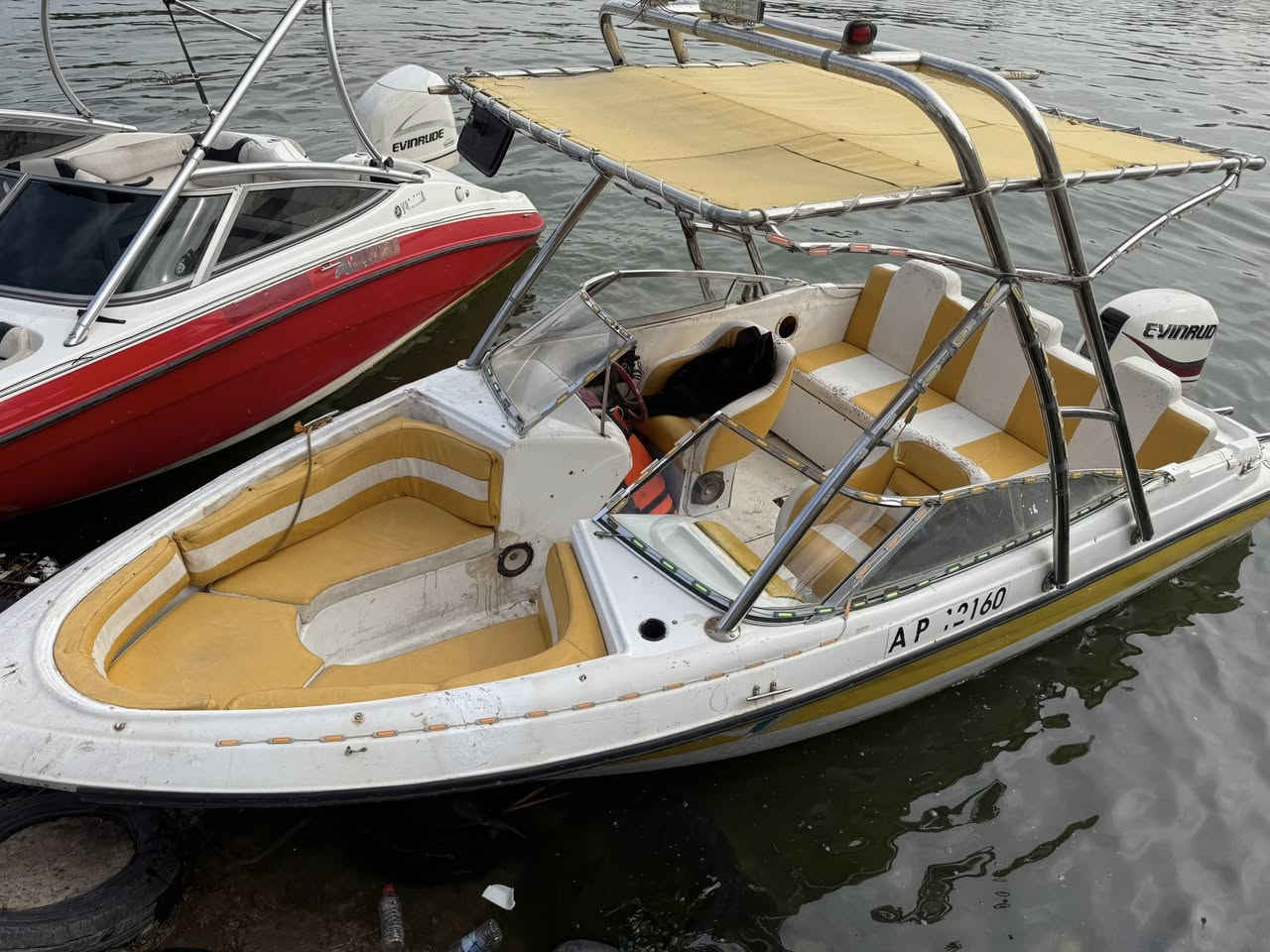 سلام عليكم مكلف بالنشر زورق أمريكي الطول 5 متر والعرض مترتين زورق كامل وجاهز عليه محرك 175 افنرود بخاخ سته سلندر ستيرن بور. سبايدر أناره كيجات جاهز من كلشي العنوان النجف الأشرف 
السعر 65 ورقه وبي مجال 
اي ستفسار اتصل عل رقم 
***********
