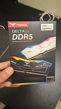 رام DDR5 • ٣٢GB • RGB أبيض