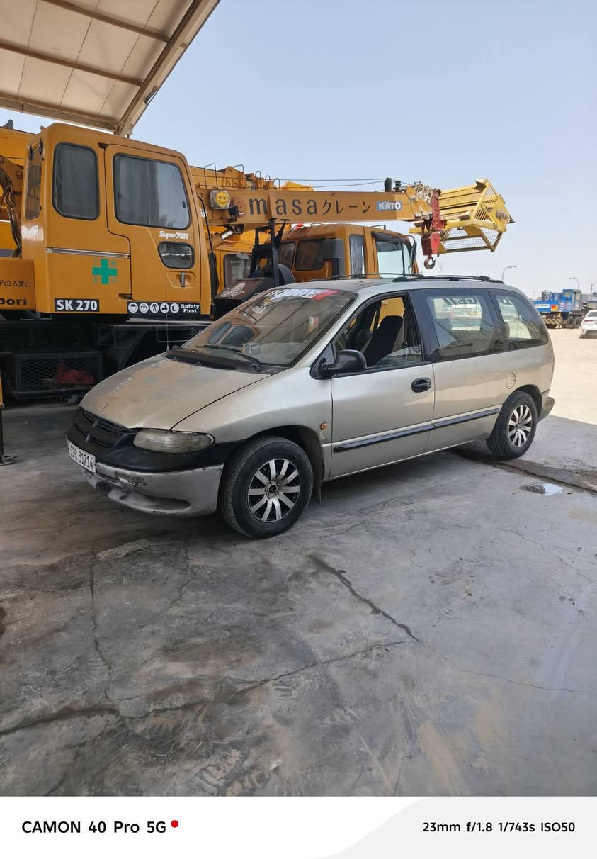 سلام عليكم سياره دوج كرفان موديل 2000  بيع أو مراوس بسمي السياره 50وبيه مجال***********
