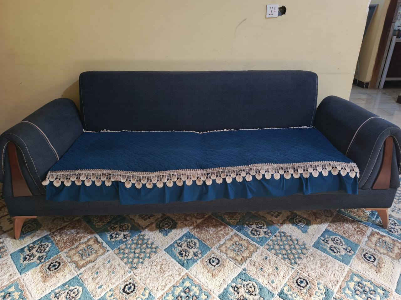 تخم للبيع 
سعر 250الف 
بس القنفه الوسطانيه رجل وحدة مكسورة يحتاجلها تصليح /فقط هذا العيب
***********
