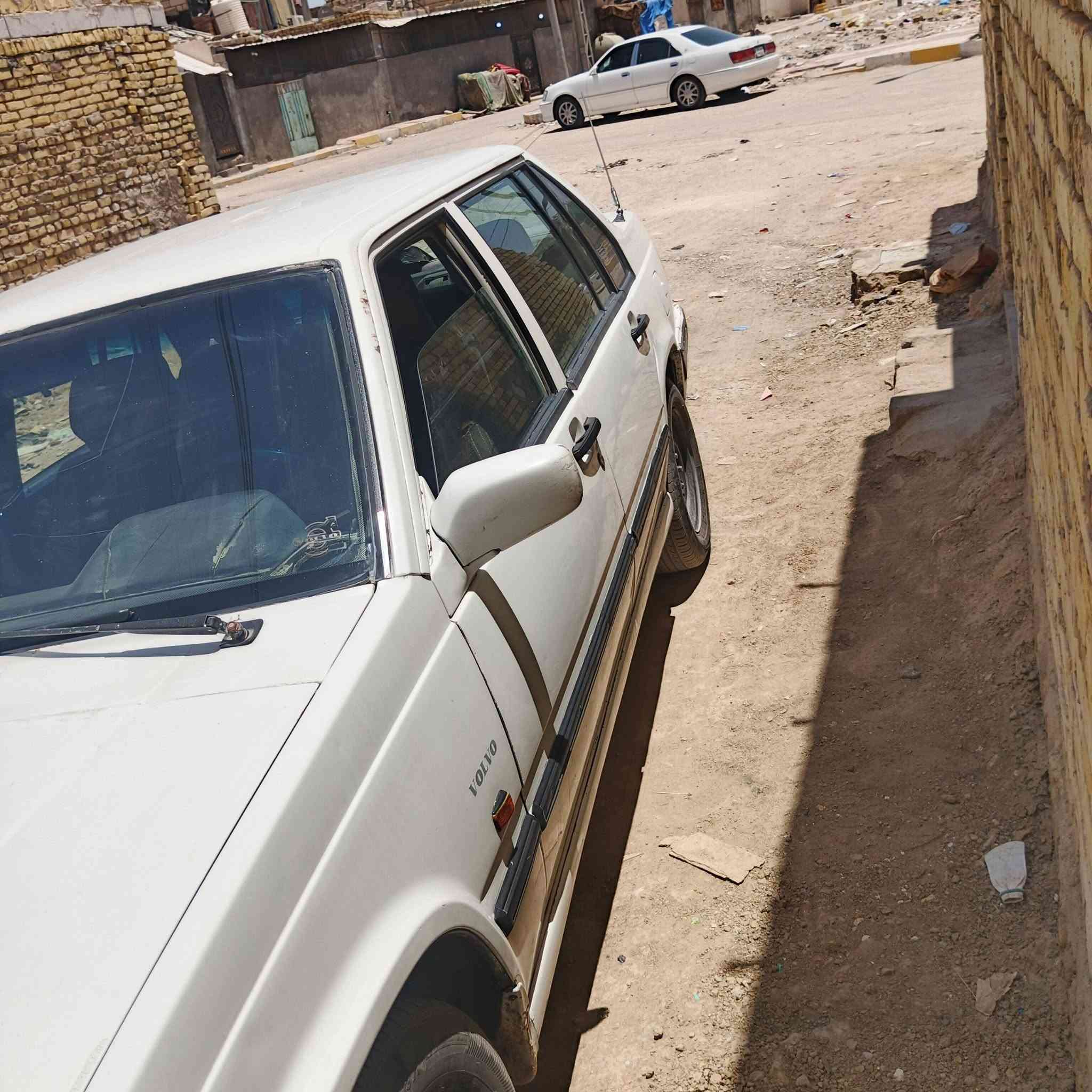 السلام عليكم فلفو 940 محرك جديد كير بي ضعف صدر جديد مشط جديد تخم تاير سنويه ٢٨ دواخل نضيفه بس بطانت السايق تعبانه سعر ٣٣بيه مجال المكان ذي قار زديناويه ***********
