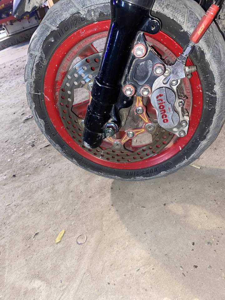 سلام عليكم
سكنس جبلي مزود بلاد من تايوان

1:صالنصه فكتوري 

2:براغي مال هاوزن كرزي

3:يدات بريك كرزي

4:يدات انسي وأي كرزيات 

5فج ترندور ويه تطواله وبراغي كرزيات

6:صينيه بريك كرزي

7:بريك انسي واي 

8:جوزه كرزيه

9:طلاعات كرزيه 

10:ستيرن كرزي

11:كلجات خلفي وأماامي رياضي TGS

12:سبايدر قطعتين احمر رياضي بس ماموجود بل صوره

13:دبل خلفي ذهبي رياضي

14:قبق فلاوين رياضي

15:ملقط بريك جيمس

16:كشن رياضي

17:عدسه ومنضومه زينون بيهه

18:جاملغ مال سبايدر رياضي

19:بيم مال تاير سبع الوان 

20:وجنطه بل صندوق موجوده

21:مري وياهه كرزيات

دراجه مشالله نصبه تخبل وشلعه ومعدل بل حقيقه بعد احله 

تواصل ***********
