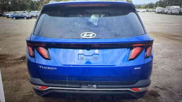 توسان وارد مريكي قطعه واحده صبغ بنيد باقي كفاله عامه موديل 2024 فول عده فتحه سياره جديده حله من صور  رقم بغداد تحويل مباشر سعر 195مكان بغداد الدوره ***********
***********
