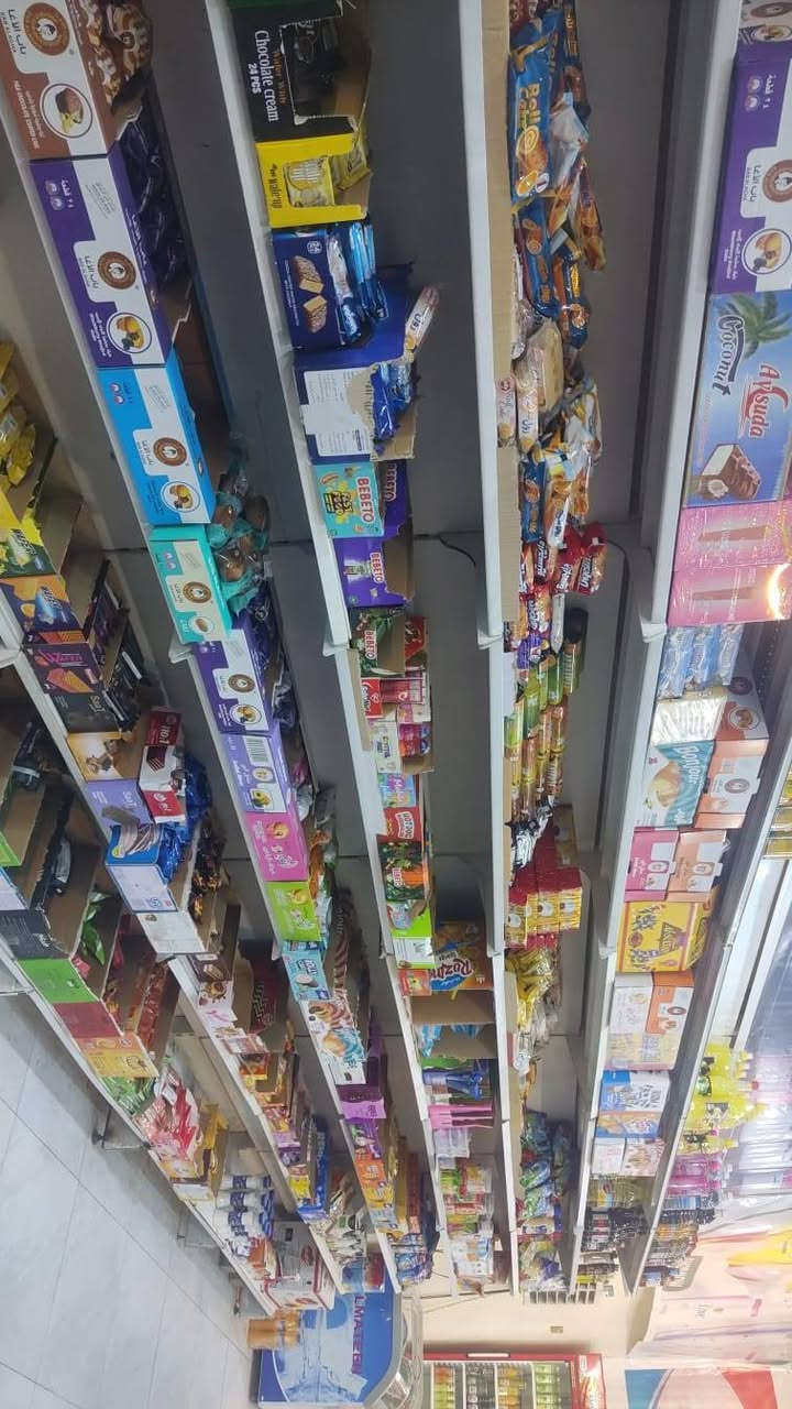 السلام عليكم اسواق للبيع جاهزة من كلشي ما بيها اي نقص مساحتها 150 متر  مكانها حي السلام ع الشارع العام للاستفسار الاتصال ع الرقم
***********
