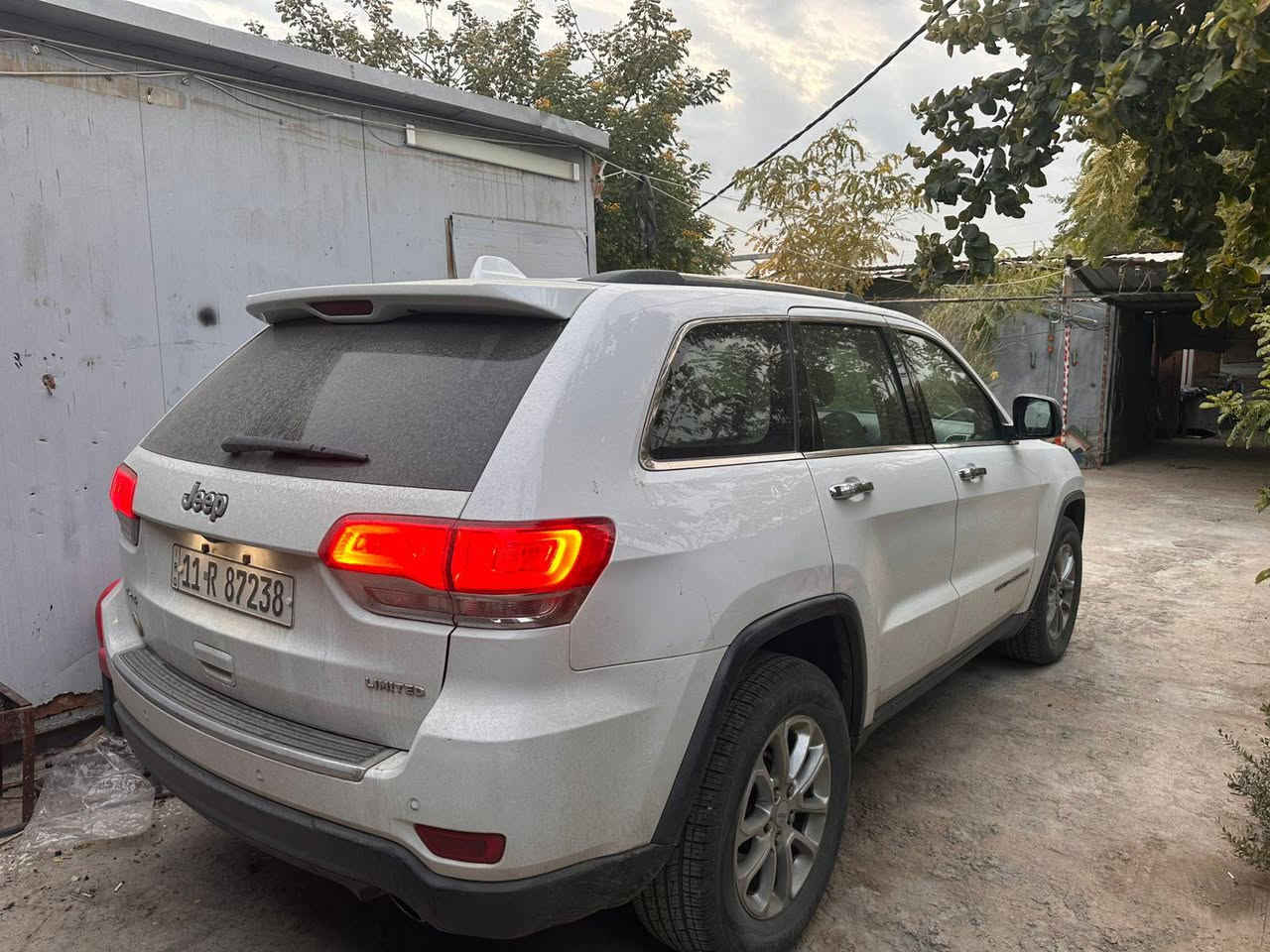 سلام عليكم جيب موديل ٢٠١٤ خليجي فول مواصفات الاخير رقم بغداد الجديد ماشيه ١١٨ كيلو قابل للزياده مكان السياره بغداد حي الجهاد السعر ٢٤٣ ورقه وبيها مجال معقول للشراي 
***********
