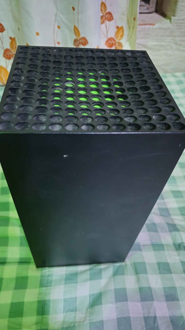 اكس بوكس سيريس اكس مستعمل مع كامل الملحقات 
بدون كارتون مع هارد ٥٠٠ غيغا خارجي 
مع ٤ حسابات مشتركه 
١_ resident evil 9 
2_pes 2021
3_split 
4_reanimal 
مع حساب يحتوي على الالعاب الي بالصور 
مع حساب اخر يحتوي wwe 2019 وفيفا ١٩ و watch dog 2 
ملاحظه مهمه : الجهاز مفتوح للتنظيف امانه الله الولد الي قبلي حلف ممبدل شي 
والجوستك بي درفت ب l3 يرادله تبدله الانلوغ النجف, العراق


**إذا كنت صاحب هذا الإعلان وتريد حذفه لأي سبب، رجاءا أرسل رسالة إلى الدعم الفني**