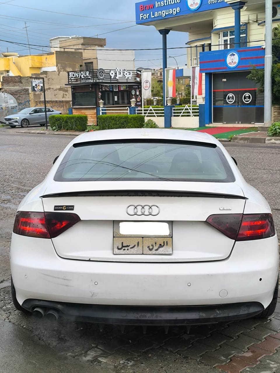Audi A5  2009

مەکینە کەپس  نەکراوە 
4 پستۆن قەبارە 2.0
سەنەوی بەسەر چووە

180 هەزار کیلۆمەتر  رۆشتووە 

3 پارچە بۆیاخ
 (2 چاملغی پێشەوە و دانەیەکی دواوە )

بێ ناوگرتن 

ئێرباگ تەقیوە

نرخ / 7600 $ أربيل, العراق


**إذا كنت صاحب هذا الإعلان وتريد حذفه لأي سبب، رجاءا أرسل رسالة إلى الدعم الفني**