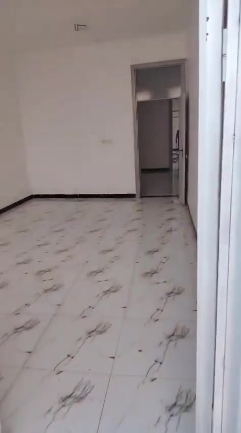 بيت للبيع 140 متر طابقين طابو صرف في حي الزهراء في العطيشي يتكون من طرمة وصحيات 3 وغرفتين واستقبال وصالتين ومنور ومطبخ كما موضح بالفيديو السعر 128 مع المجال للاستفسار الاتصال او واتساب ابو علي المسعودي ***********
