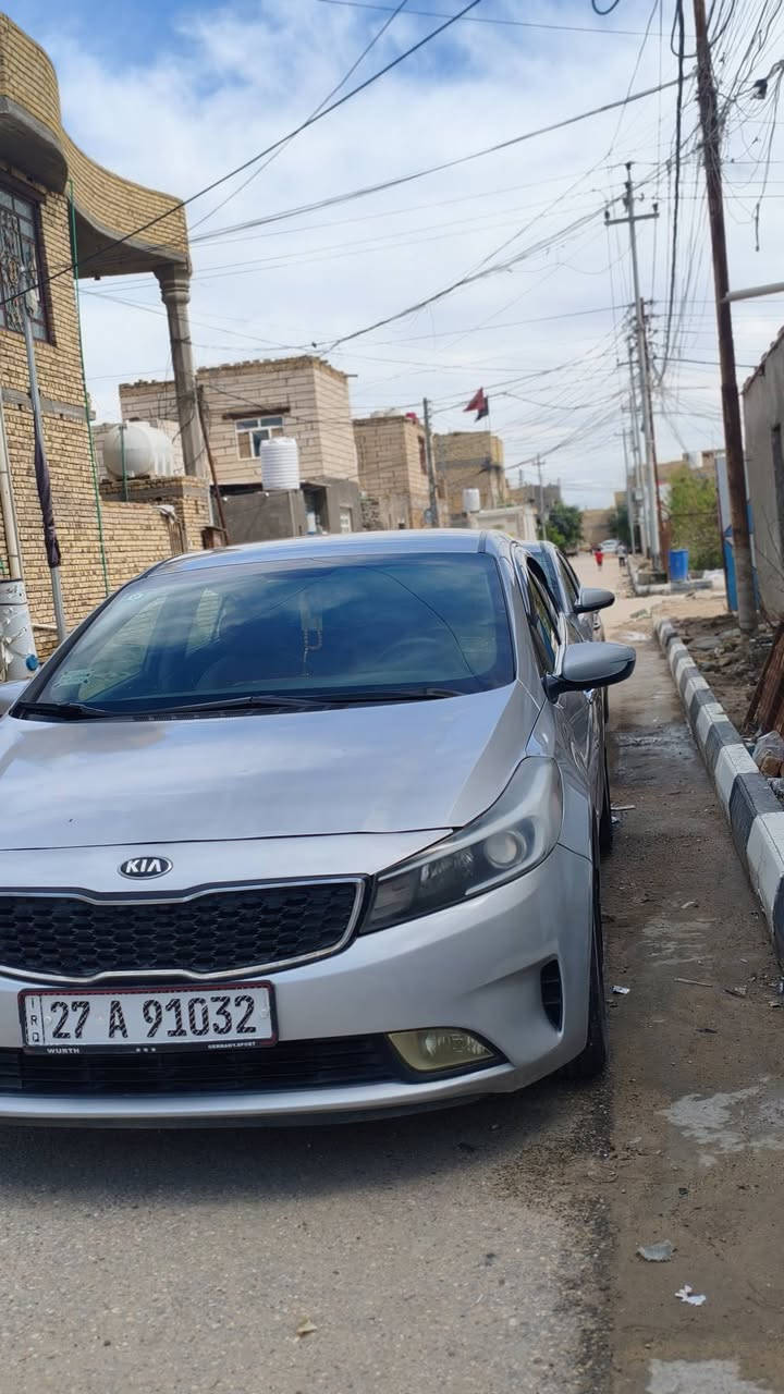 يا الله
كيا فورتي موديل 2018 
وارد امريكي محرك 2000 دوش 

حادث بنيد فقط 
السيارة نص فوول شاشة كامرة نضام ايكو تحكمات ستيرن …
رقم وسنوية وهزة جدد  جددتهم باسمي رقم ذي قار  الجديد 
صدر تايرات تبريد تدفئة كلشي جاهز السيارة جاهزة وكبل للشارع 

السعر125 بيها مجال للشراي
العنوان ذي قار مركز 
***********
