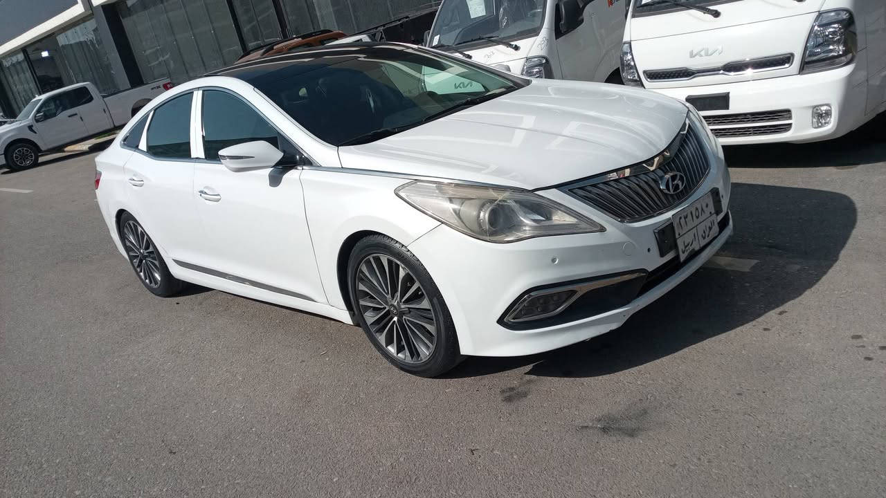 ازيرا 2012 فول مواصفات بقطعه صبغ محرك 6 الداخل قرمتي رقم التواصل *********** 
***********
