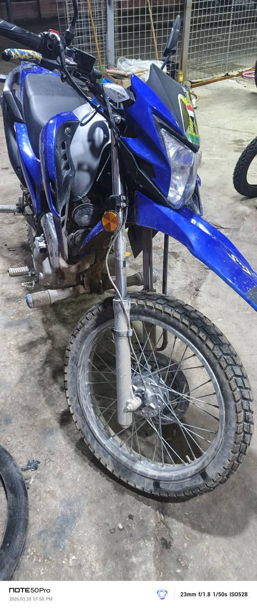 سلام عليكم مكلف بل نشر 
للبيع دراجه قفاز كافيار باب أول 
السعر مليون ٢٥٠ وبي مجال 
العنوان الانبار قضاء عنه 
رقم صاحب الدراجه 
***********
