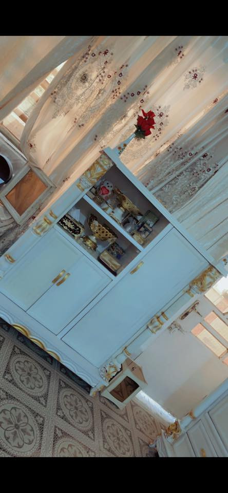 غرفة عراقيه ضخمة مابيها ضرر سعرها ٣ مليون ونص العمدان البتصميمها من مصر هاي صورها سعر البيع مليون ونص قفل مكان بغداد البلديات للاستفسار ***********
