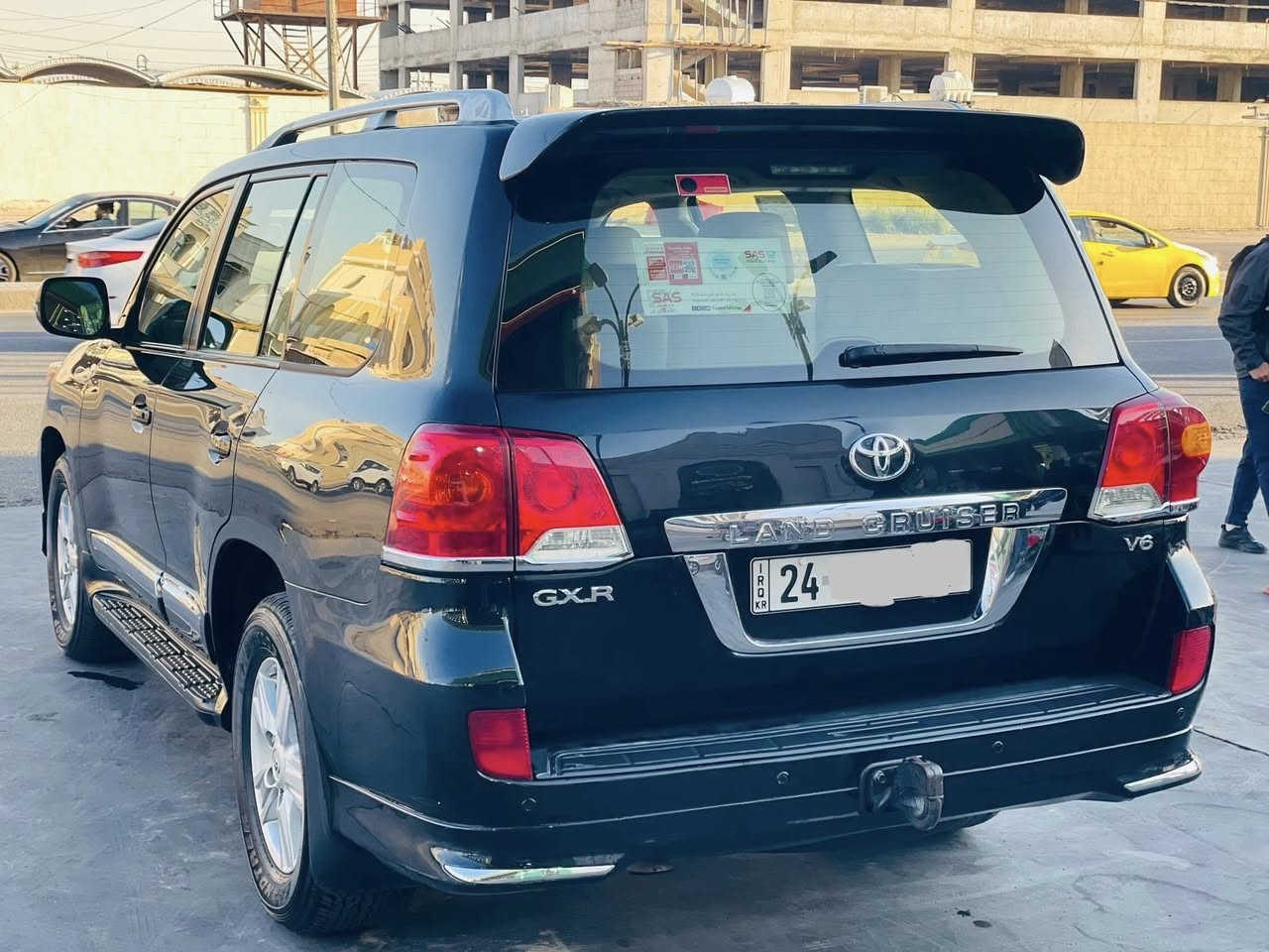 .
السلام عليكم لاندكروز موديل 2012 افطيم 
سيارة كفالة ما عده بارد بسيط موضوح بل سونار داخل المنشور محرك 6سندر كير مكينة  مكفولات صدر جديد تخم تاير جديد كهربائيات جاهزه سياره رقم دهوك باسمي تحويل مباشر سياره جاهز من كلشي بدون اي نقص السعر مطلوب 35$تلاث شدات نص 
بيه مجال بسيط ليشتري كلشي موجود بل سوك مكاني بغداد بلديات 
رقم الهاتف ***********
                                                       *********** 

اتصل فقط
