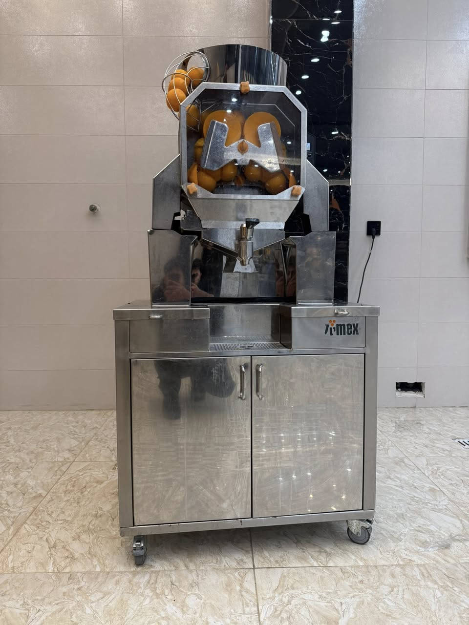 🍊 عصارة برتقال للبيع (مستعملة)

عصارة بحالة جيدة جداً وتعمل بدون أي مشاكل، استخدام خفيف فقط.

✔️ قوية وسريعة  
✔️ سهلة التنظيف  
✔️ مناسبة للبيت أو للمحل  

💰 السعر: في الموقع  
📍 المكان: أربيل  
📞 رقم الهاتف: ***********

فرصة ممتازة بسعر منا

214"}
🍊 ئامێری پرتەقاڵ بۆ فرۆشتن (دووهەم دەست)

ئامێرەکە زۆر باشە و بە باشی کار دەکات، بە کەم بەکارهێنراوە و هیچ کێشەیەکی نییە.

✔️ خێرا و بەهێز  
✔️ ئاسان بۆ پاککردنەوە  
✔️ گونجاو بۆ ماڵ یان دووکان  

💰 نرخ: لە شوێنەکە  
📍 شوێن: هەولێر (Erbil)  
📞 ژمارە: ***********

هەلێکی باشە ب
