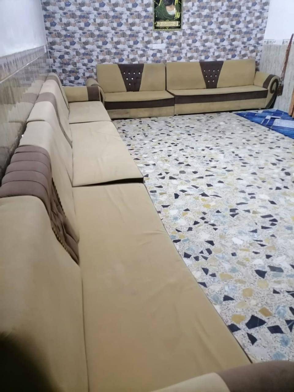 السلام عليكم… 
من رخصة الادمن .
ديوان 16 مقعد مابيه اي ضرر للبيع السعر 200 وبيه مجال المكان ابو غرق قرب الطاقه 
للأستفسار الاتصال على الرقم *********** او ع الخاص 
🌹🌹
