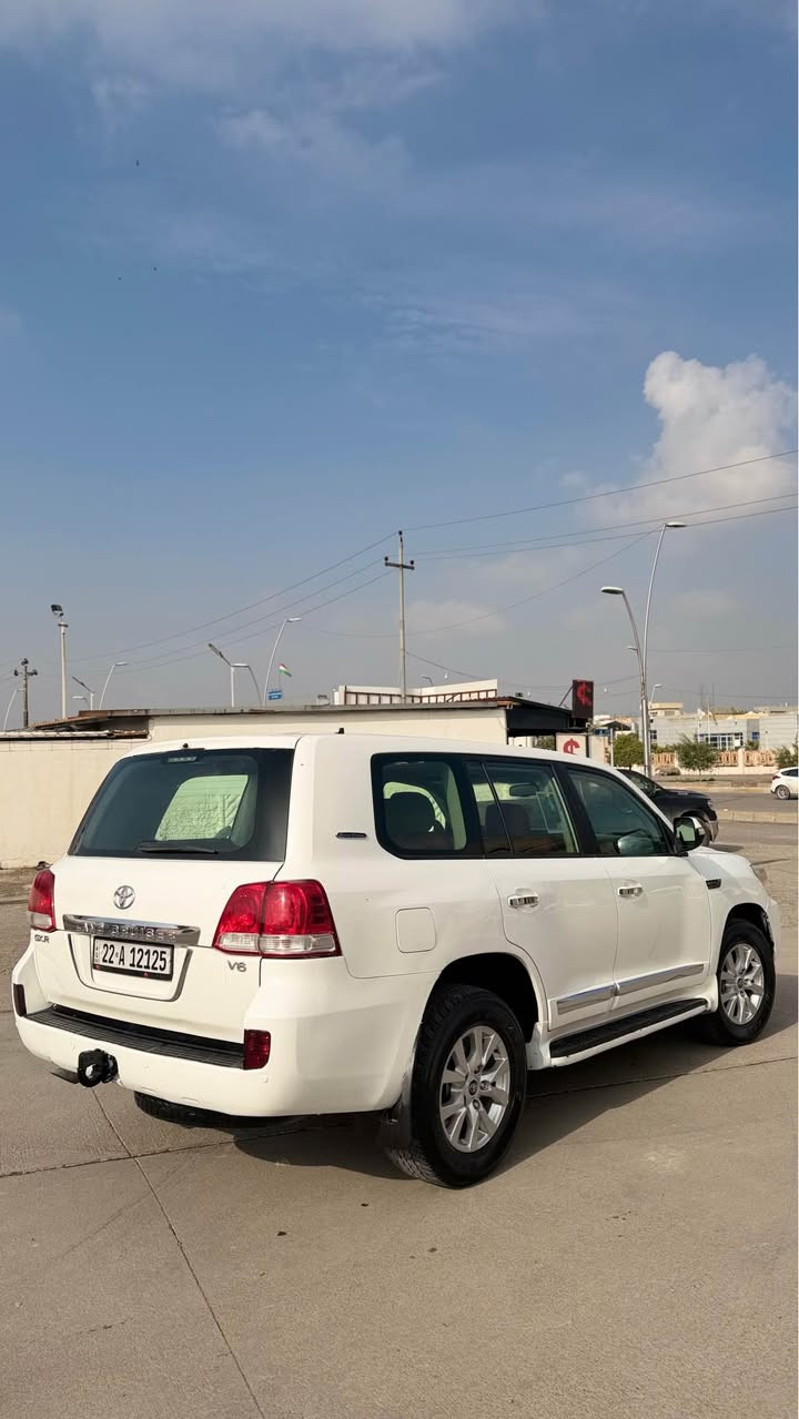 وەنەوشە ٢٠٠٩ گیر عادی 
٤ پارچە سبوخ کەمیک ناوەوەی گرتە و شانسی بە شەرت
٢ جیی بچوک ساردهی
گیر و مەکینە  و ئەکسل بەشەرت مەکینەی کرایتەوە بی عەیبە بە شەری ١٠٠٠ فیتەر 
یەک دینار مەسرەفی تیدا نیە 
نرخی٢٢٢ وەرەقە و مەجال
*********** أربيل, العراق
