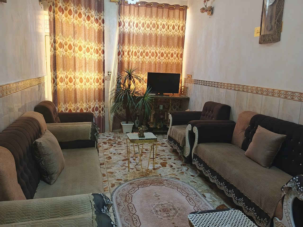 بيت 100 متر
الطابق الجوة غرفه ،مطبخ ،استقبال ،تخاريج + 
الطابق الفوك غرفه تخاريج

بناء طابوق درجه اولى
صب كونكريت

قرب مسجد السهله شارع الزوار 
السعر 65

الاستفسار: ***********
غير متواجد على الفيسبوك
