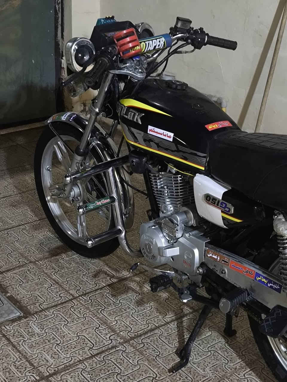 سيڤان موديل 22 مبدل بستم فقط محرك صافي زلال كلشي ماناقصه تشغل وتطلع كهربائيات كلها شغاله دراجه بعدها ع وضع شركه ... مستعجل على بيعتها سعر 550 وبيها مجال ***********
