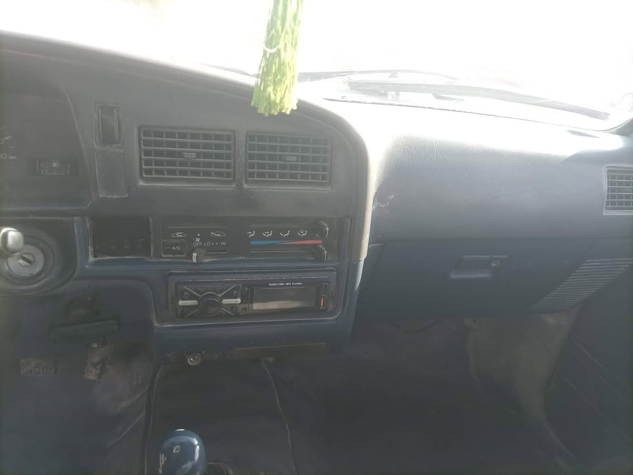 سلام عليكم بكم موديل89 رقم صلاح الدين نكليزي بسمي كابون بانزين حار بارد محرك كروسيده وكير 5 طخم تاير سياره شركه بلادي السعر 58الستفسار عل رقم ***********
