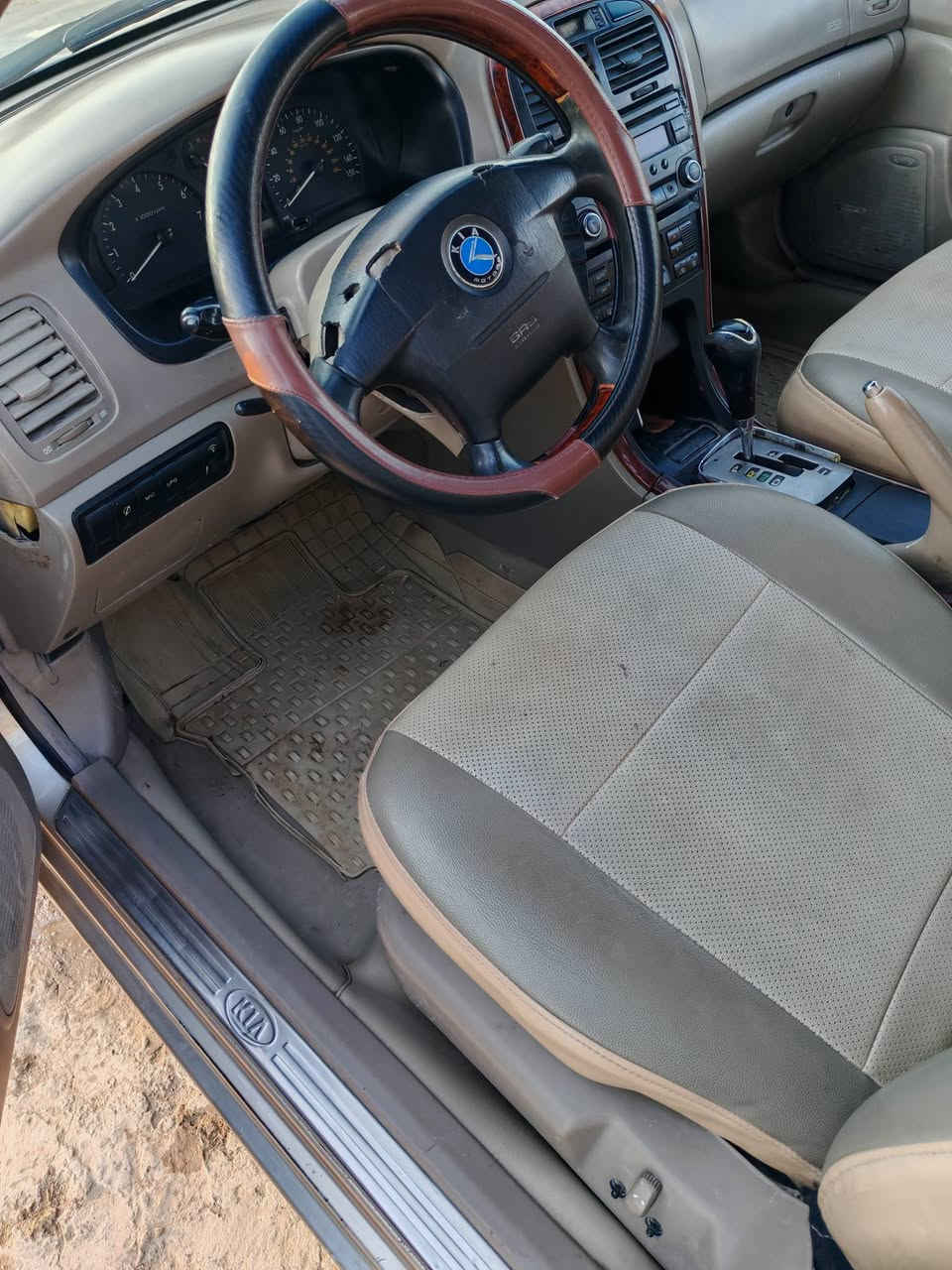 السلام عليكم
اوبتما موديل 2004
جاهزه من گير ومحرك وحدادية وتخم تاير
كهربائيات كله شغالة
رقم بغداد تحويل مباشر
مكينه حاويه 6 سلندر 
مكانها حله قرب العلويه شريفه ع
السعر 60
للاستفسار الاتصال على الرقم
***********
