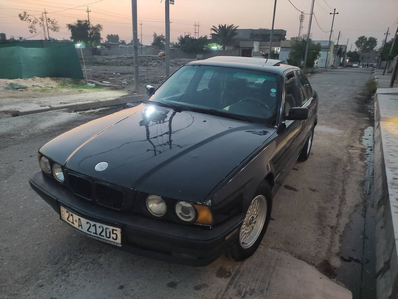 متاح بيأم 91 بانزين غاز سياره حلو كلش ونضيفه تبريد ثلج تخم تاير جديد محرك كير بشرط 75بي مجال قليل*********** رقم شمالي
