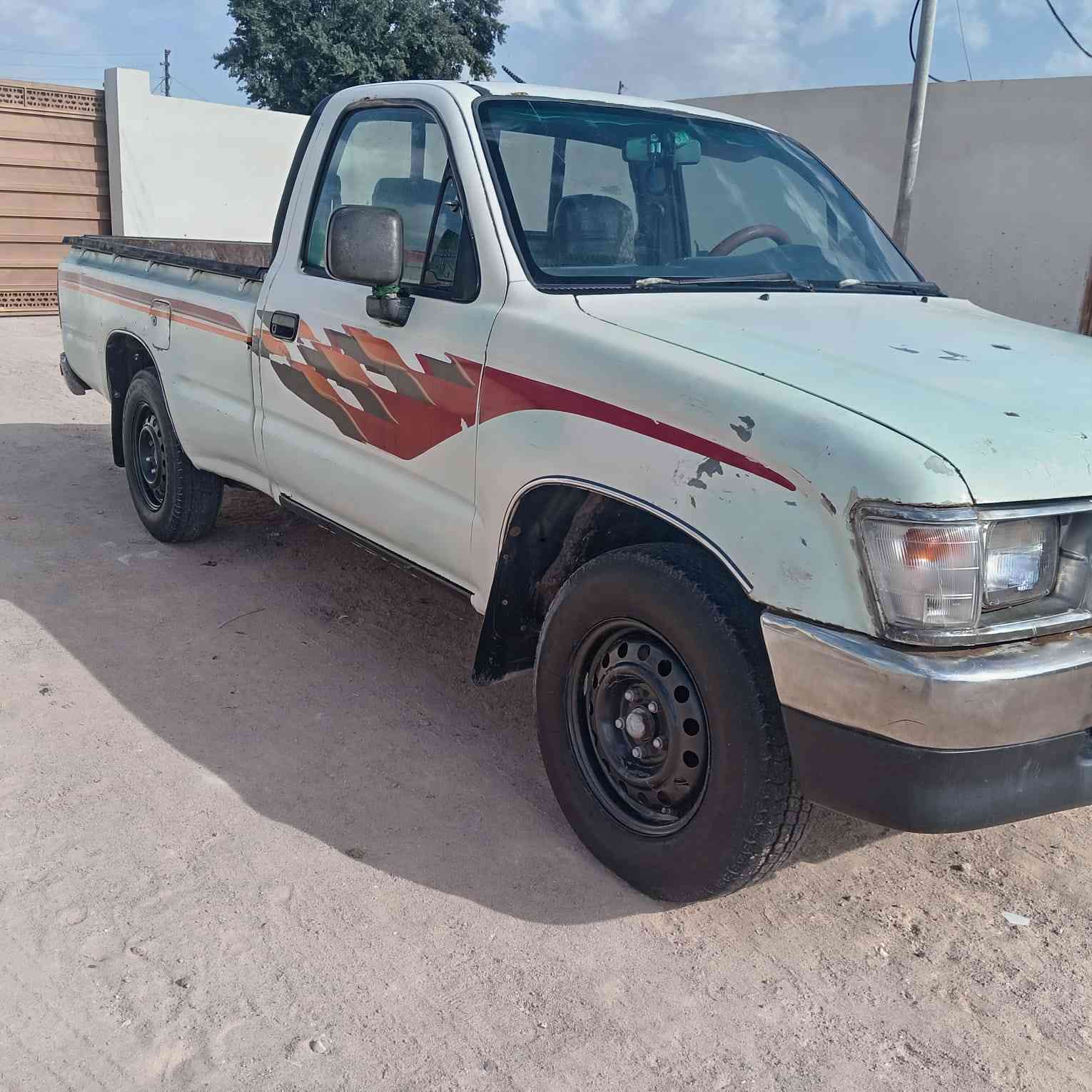 السلام عليكم جمره موديل 98 سنويه جديدة محرك وكير واكسل وحداديه كلهم كفاله سياره جاهزه مال شغل سياره كفاله من الضربه فقط رشات صبغ السعر 50 وبيه مجال مكاني بصرة الزبير ***********
