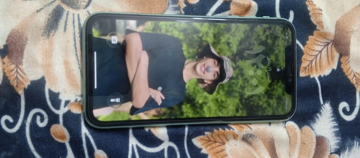 السلام عليكم ايفون 11 عادي للبيع 
مبدل شاشه اصلية 
مبدل بطارية اصلية 
فيس ايدي شغال 
سيم كارت شغال 
كلشي بي شغال
ذاكره 64
سعر.215 وبي مجال حك الجيه 
مكان بغداد البياع للتواصل واتساب ***********
