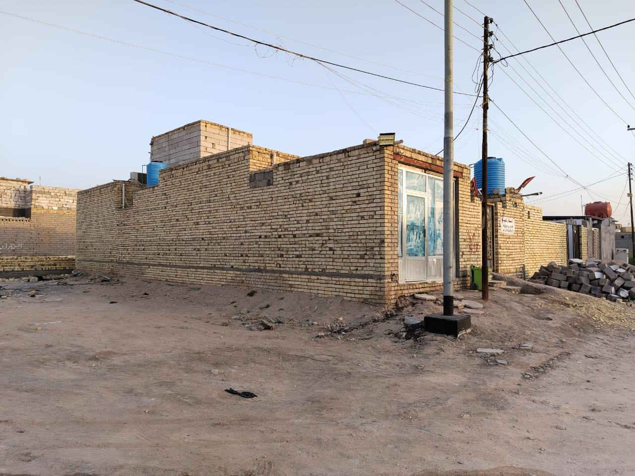 بيت زراعي للبيع بية وصل مال تطويب. على الشارع
كل من كهرباء. ماء. مجاري متوفر /
مكان قبل لاتوصل السجن الاصلاحي خلف الصحفيين من تنزل الشارع الشيخ الزركان قرب الجامع 
بناء/  غرف عدد /2
صالة
استقبال
مطبخ
محل 
صحيات خارجية
منور مع صحيات
منور خلفي
اتصال على الرقم 
***********

ملاحظة.. 
المو شراي لايتصل ويتعبني
