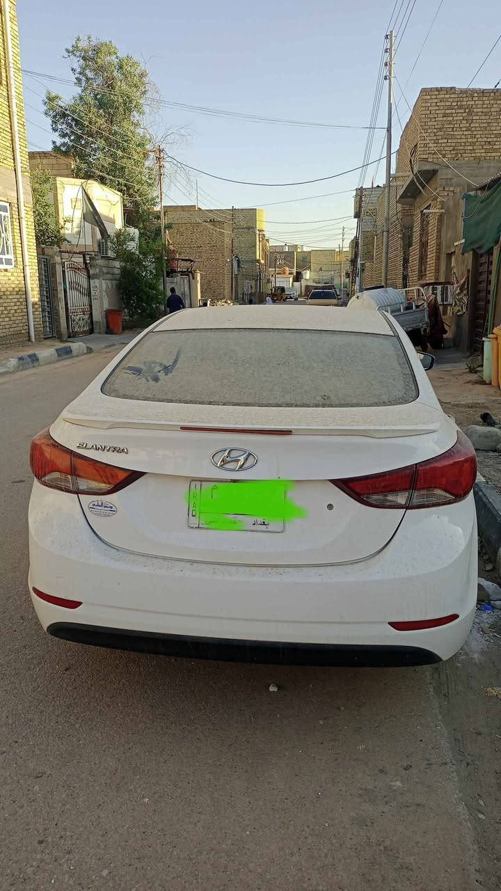 هونداي النترا 2015 خليجي رقم بغداد باسمي تحويل مباشر ثاني يوم مكفولة كفالة عامة حتى الدعاميات  السيارة تخم تاير جديد كوري مصار شهر من شاده حديدية جديده وكير ومحرك كفاله تبريد ثلج السيارة ما تخسر عليها فلس واحد وسياره مال بيت ومتعوب عليها حتى جادرها الاصلي وياها . سبيرها بالكرتون واغراضها وكتالوكاتها جاهزه السعر ١٤٠ وبيها مجال بسيط السوك كل شي بيه ارجوك لا تكسر بحلال الناس. الاتصال *********** ناصرية, ذي قار
