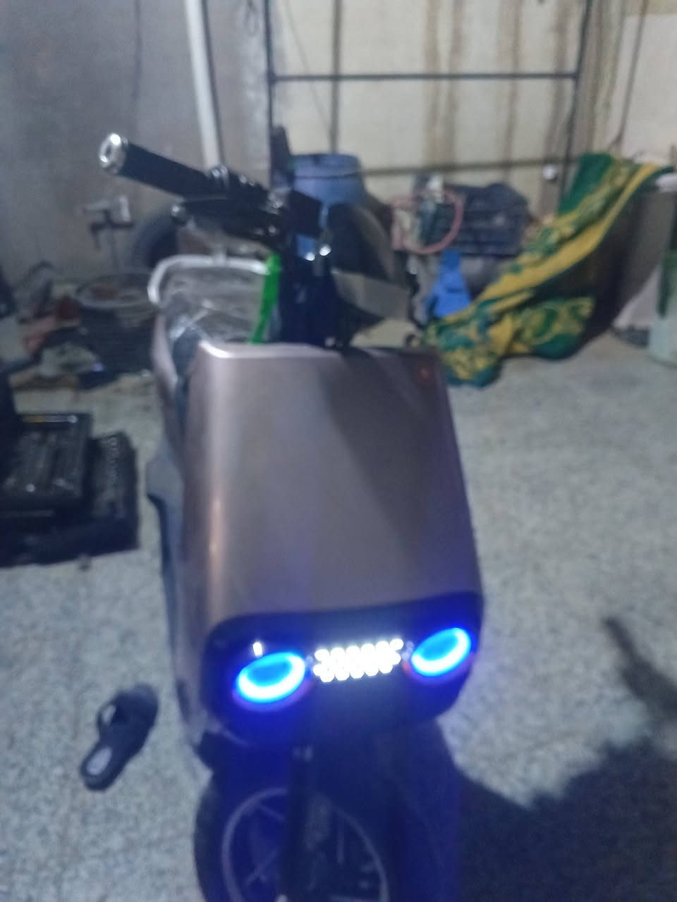 سلام عليكم دراجه شحن اباجي 318 مواصفاتها نضامPبارك +دبل اشاره+مثبت سرعه+تحديد العطل في الشاشه سعر 450  مكان بغداد حي العامل الرقم (***********)
